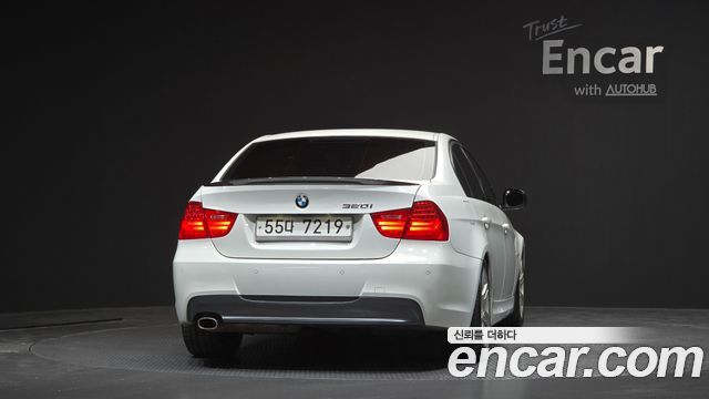 BMW 3-Series 2011 — photo 4
