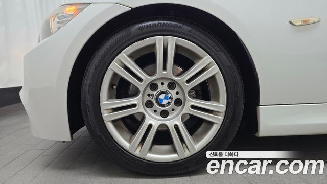 BMW 3-Series 2011 — photo 5