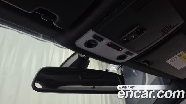BMW 3-Series 2011 — photo 19