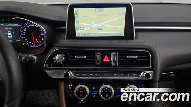 Genesis G70 2020 — photo 13