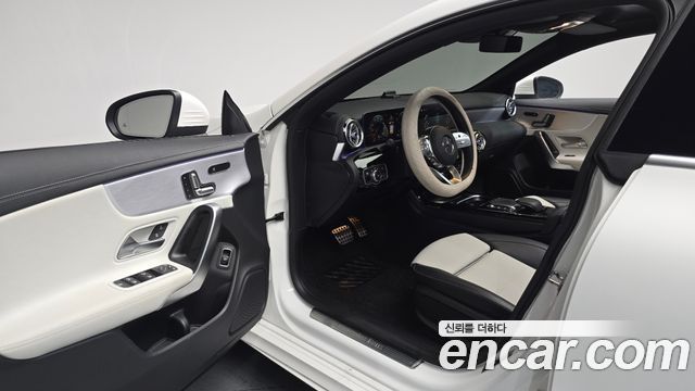 Mercedes-Benz CLA-Class 2020 — photo 13