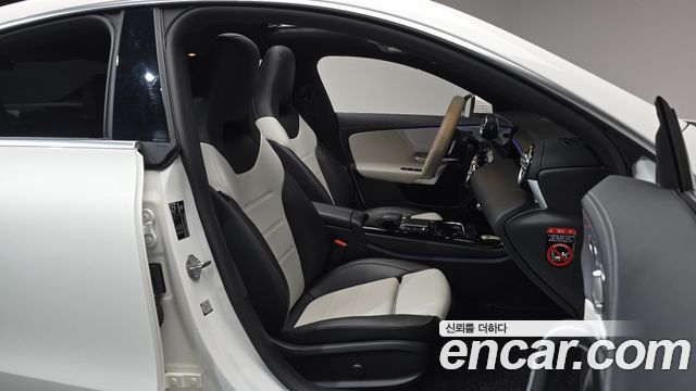 Mercedes-Benz CLA-Class 2020 — photo 17