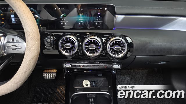 Mercedes-Benz CLA-Class 2020 — photo 20