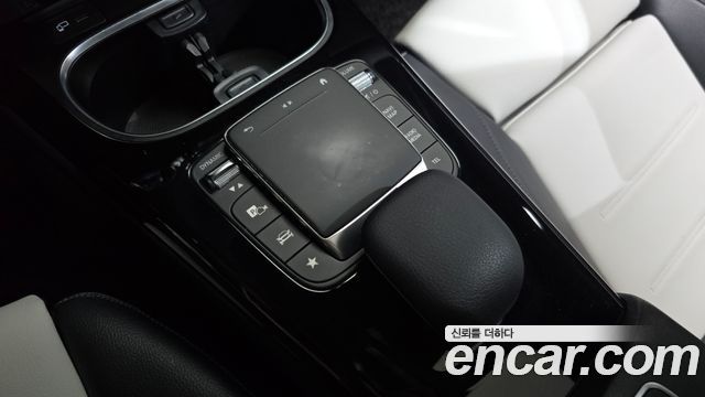 Mercedes-Benz CLA-Class 2020 — photo 28