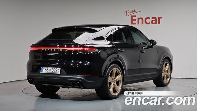Porsche Cayenne 2025 — photo 2
