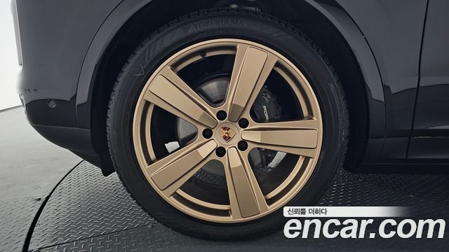 Porsche Cayenne 2025 — photo 5
