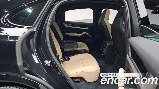 Porsche Cayenne 2025 — photo 17