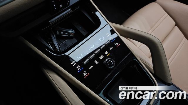 Porsche Cayenne 2025 — photo 23