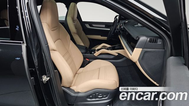 Porsche Cayenne 2025 — photo 16