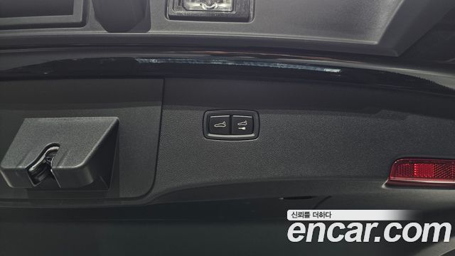 Porsche Cayenne 2025 — photo 27