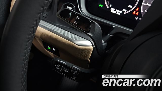 Porsche Cayenne 2025 — photo 35
