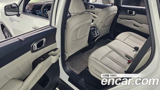 Kia Sorento 2023 — photo 12