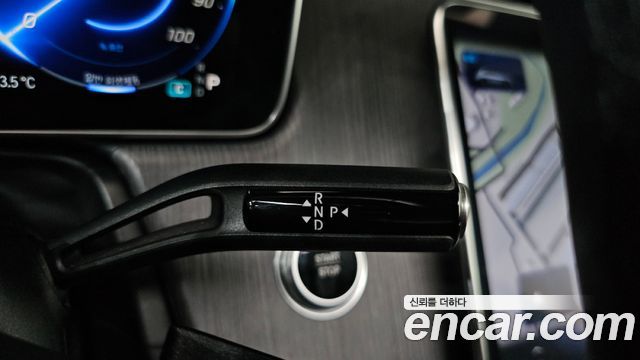 Mercedes-Benz EQE 2023 — photo 12
