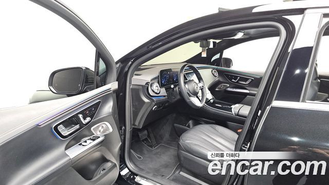 Mercedes-Benz EQE 2023 — photo 13
