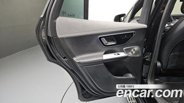 Mercedes-Benz EQE 2023 — photo 15