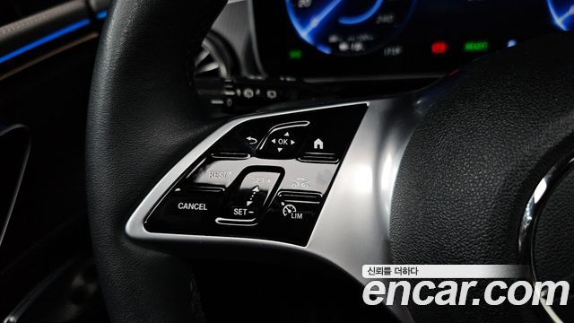 Mercedes-Benz EQE 2023 — photo 29