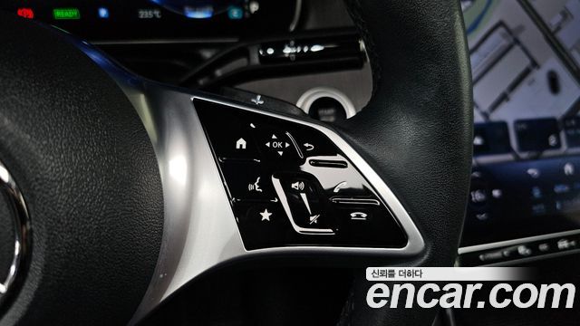 Mercedes-Benz EQE 2023 — photo 30