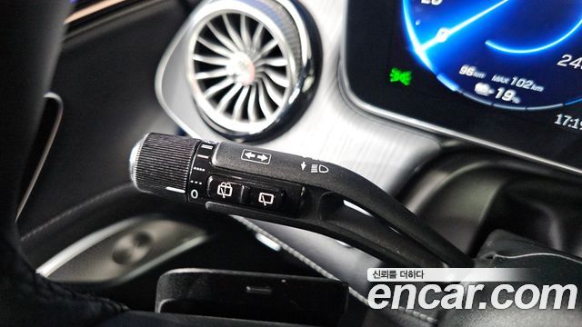 Mercedes-Benz EQE 2023 — photo 32