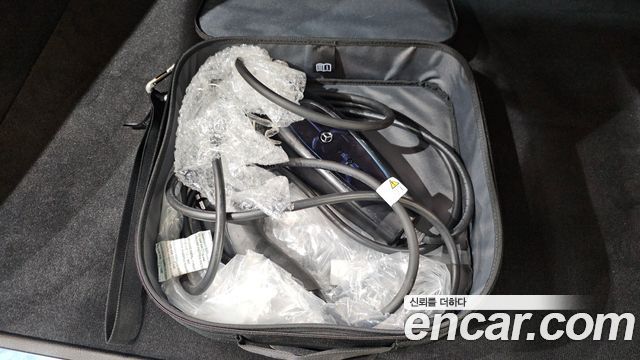 Mercedes-Benz EQE 2023 — photo 33