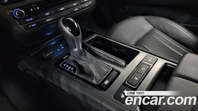 Hyundai Genesis 2014 — photo 12