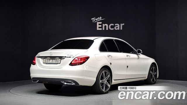 Mercedes-Benz C-Class 2019 — photo 2