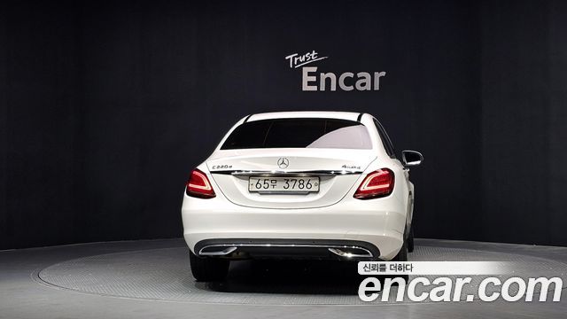 Mercedes-Benz C-Class 2019 — photo 4