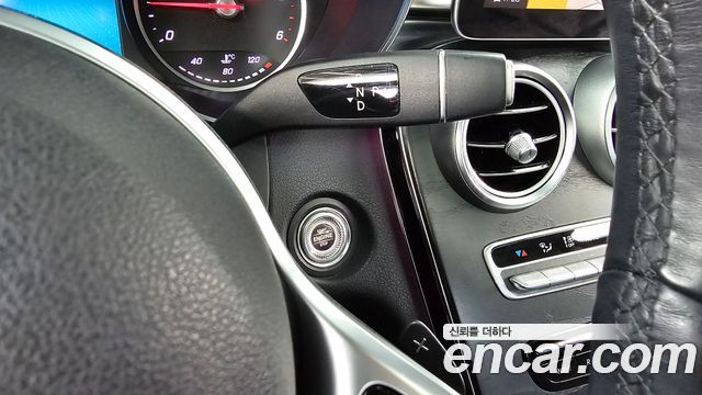 Mercedes-Benz C-Class 2019 — photo 12