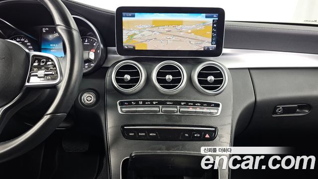 Mercedes-Benz C-Class 2019 — photo 21