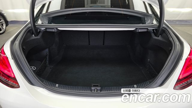 Mercedes-Benz C-Class 2019 — photo 26