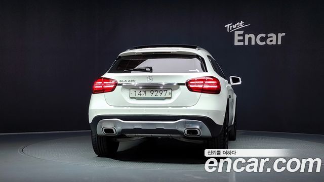 Mercedes-Benz GLA-Class 2019 — photo 4