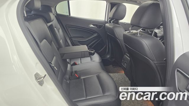 Mercedes-Benz GLA-Class 2019 — photo 17