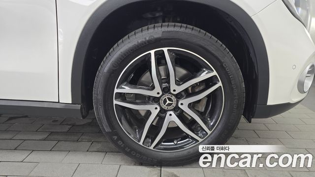 Mercedes-Benz GLA-Class 2019 — photo 7
