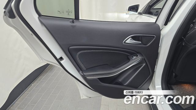 Mercedes-Benz GLA-Class 2019 — photo 15