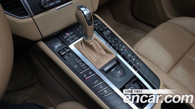 Porsche Macan 2017 — photo 9