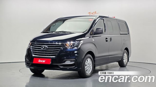 Hyundai Starex 2019 — photo 1