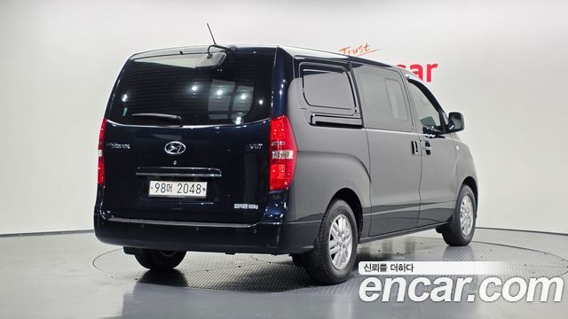 Hyundai Starex 2019 — photo 2
