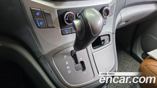 Hyundai Starex 2019 — photo 9