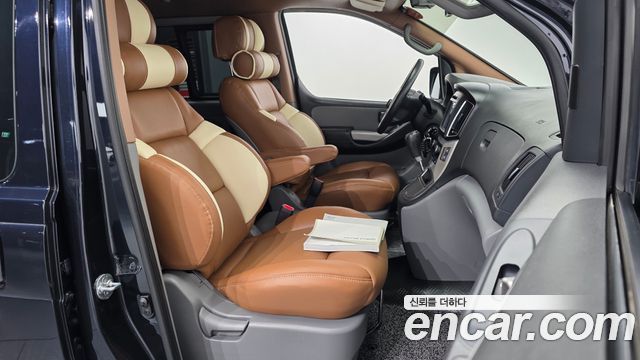 Hyundai Starex 2019 — photo 11
