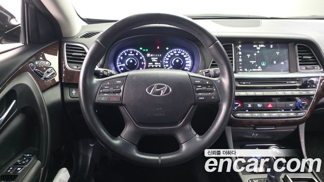 Hyundai Aslan 2016 — photo 19
