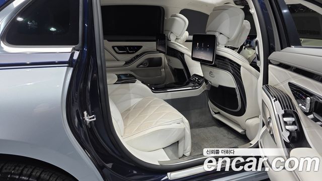Mercedes-Benz S-Class 2022 — photo 17