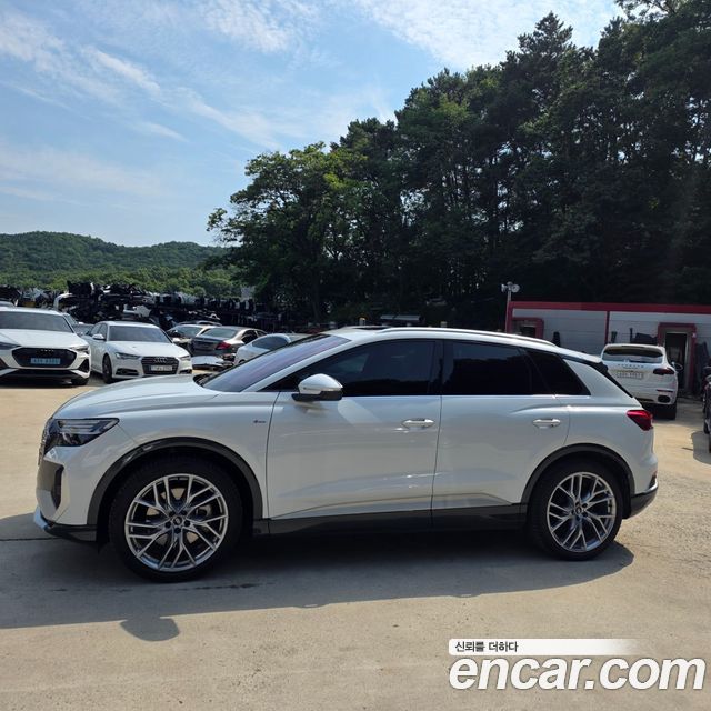 Audi Q4 e-tron 2025 — photo 3