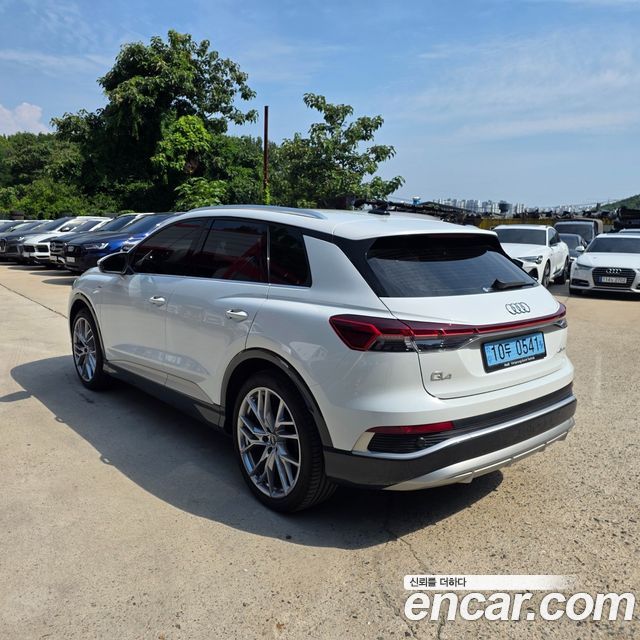 Audi Q4 e-tron 2025 — photo 4