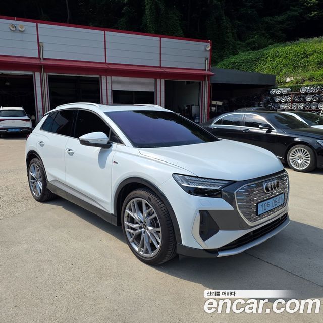 Audi Q4 e-tron 2025 — photo 6