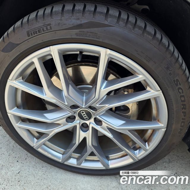 Audi Q4 e-tron 2025 — photo 16