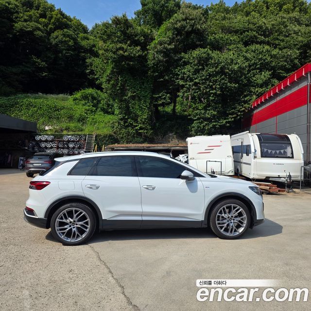 Audi Q4 e-tron 2025 — photo 18