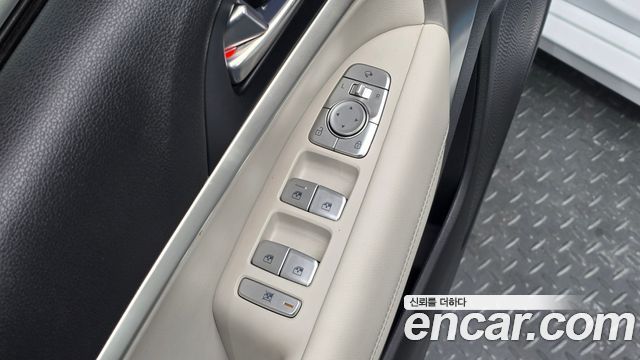 Genesis G70 2023 — photo 25