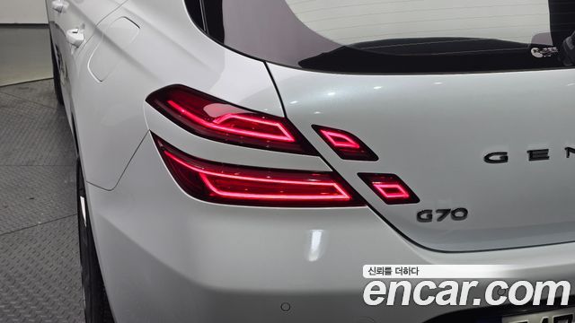 Genesis G70 2023 — photo 9