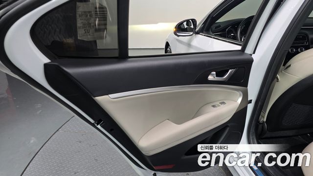 Genesis G70 2023 — photo 15