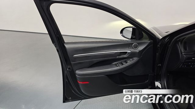 Hyundai Sonata 2022 — photo 11
