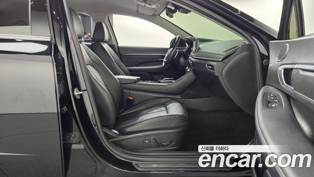 Hyundai Sonata 2022 — photo 13